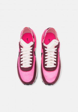 Nike Sportswear WAFFLE ONE Sneaker low hyper pink/black/dark beetroot/sail WAFFLE ONE кроссовки женские низкие гипер-розовый/черный/темно-свекольный/парусный