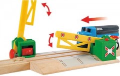 BRIO Magnetische Kreuzung mit Schranken Магнитный переход со шлагбаумами