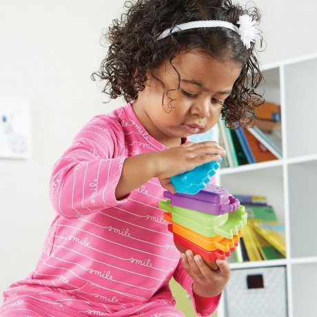 Learning Resources® Spike der Feinmotorik-Igel® Regenbogen-Steckformchen Spike the Fine Motor Hedgehog® Rainbow Shaper