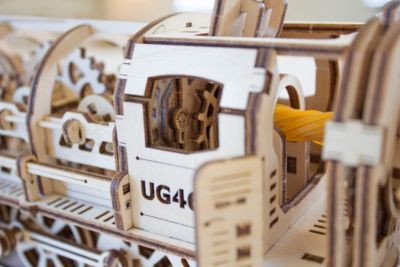 UGEARS Modellbausatz: Lokomotive + Tender Комплект модели: Локомотив + Тендер