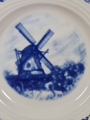 Тарелка десертная винтажная Freiberger Porzellan, Inglasur GDR &quot;Мельница&quot;, фарфор, 11.5 см, Германия, 1960-70гг.