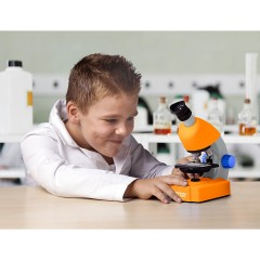 Bresser Junior Mikroskop mit Zoomokular 40x Микроскоп с зум-окуляром 40x