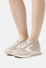Tommy Hilfiger ESSENTIAL  Trainers light sandalwood ESSENTIAL Кроссовки светлое сандаловое дерево