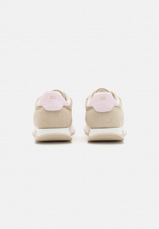 Tommy Hilfiger ESSENTIAL  Trainers light sandalwood ESSENTIAL Кроссовки светлое сандаловое дерево