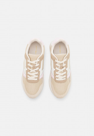 Tommy Hilfiger ESSENTIAL  Trainers light sandalwood ESSENTIAL Кроссовки светлое сандаловое дерево
