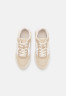 Tommy Hilfiger ESSENTIAL  Trainers light sandalwood ESSENTIAL Кроссовки светлое сандаловое дерево