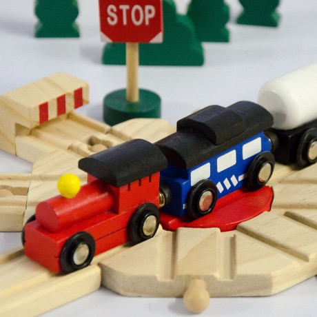 LittleTom Holzeisenbahn 96-teilig HE-125 Деревянный паровозик 96 штук HE-125