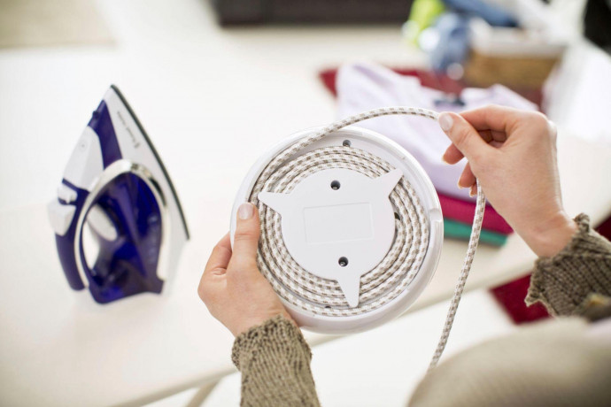 RUSSELL HOBBS RUSSELL HOBBS Dampfbugeleisen Supreme Steam Cordless 23300-56, 2400 W RUSSELL HOBBS Паровой утюг Supreme Steam Cordless 23300-56, 2400 Вт