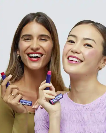 Labello Lippenpflege Caring Beauty Red Лабелло Карандаш бальзам с маслом Ши для ухода за губами, Красный, 4,8 г