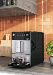 Melitta Melitta Kaffeevollautomat Purista F230-101, silber/schwarz, Lieblingskaffee-Funktion, kompakt  extra leise  Полностью автоматическая кофемашина Melitta Purista F230-101, серебристый/черный, функция любимого офе, компактная, очень тихая