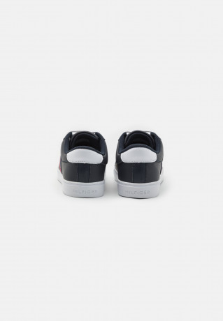 Tommy Hilfiger ESSENTIAL WEBBING CUPSOLE Trainers space blue ESSENTIAL WEBBING CUPSOLE — Кроссовки космический синий