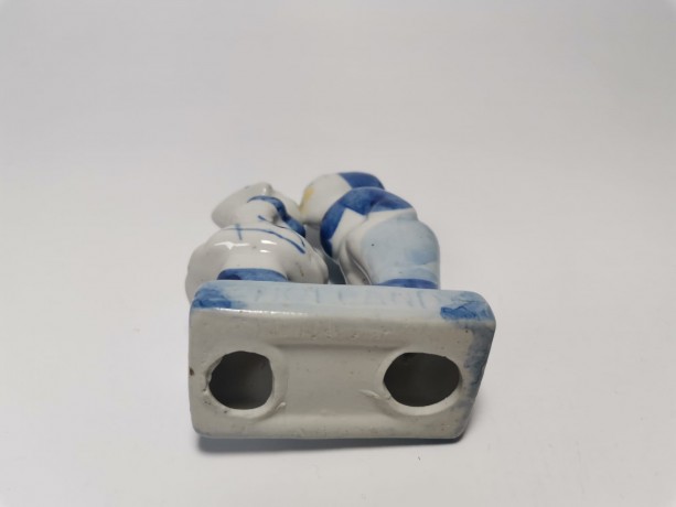 Delft Делфтский фарфор Коллекционная статуэтка "Целующиеся мальчик и девочка", 10см х 6см х 4см