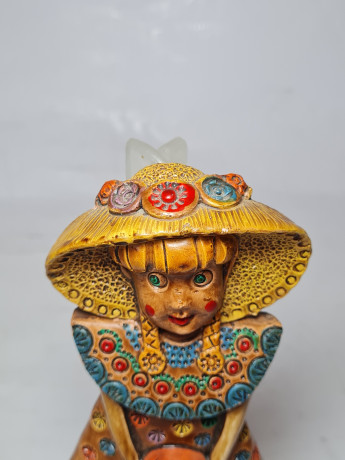 Ceramica Conmento Керамическая статуэтка "Девочка в шляпе", 18 x 8 см, Италия, 1960-70гг.