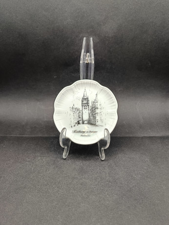 Тарелка декоративная винтажная AK Kaiser "Фрайбург", сувенирная, фарфор, 11 см, Германия, 1970-80гг.