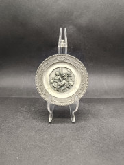 Тарелка декоративная винтажная WMF &quot;Рембрандт. Автопортрет с Саскией&quot;, объемный декор, олово, 26 см, Германия, 1960-70гг.