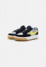 Nike SB ADVERSARY UNISEX Sneaker low black/yellow strike/wolf grey/white/light brown/hyper royal ADVERSARY UNISEX Низкие кроссовки женские черный/желтый забастовка/серый волк/белый/светло-коричневый/гипер королевский