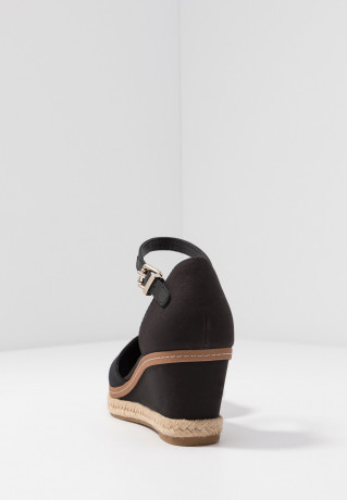 Tommy Hilfiger BASIC CLOSED TOE MID WEDGE Wedges black БАЗОВЫЙ ЗАКРЫТЫЙ НОСОК СРЕДНЯЯ СТАТЬЯ Танкетка черный