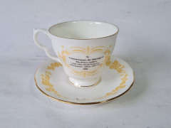 Чайная пара винтажная Colclough Bone / England, костяной фарфор, изображение фото со свадьбы Принца Эндрю и Сары Фергюсон, Англия, 1986г.