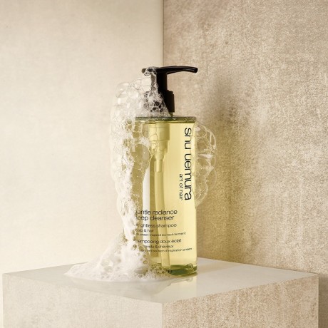Shu Uemura Gentle Radiance Cleanser  Мягкое очищающее средство для сияния