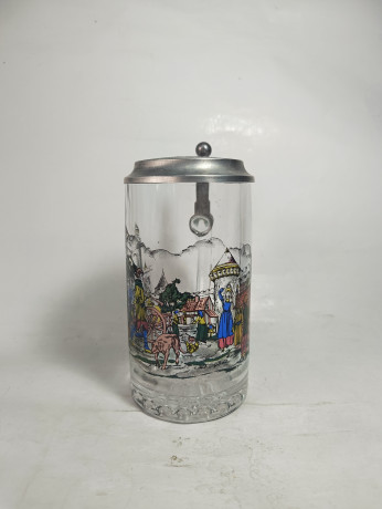 Немецкая пивная кружка винтажная BMF Germany с изображением деревенского сюжета, с крышкой, стекло/ олово, 0.5 л, 19 см, Германия, 1960-70гг.