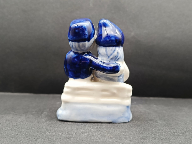Статуэтка винтажная Delft Blue "Влюбленная пара", фарфор, 8 х 6 см, Голландия, 1960-70гг.