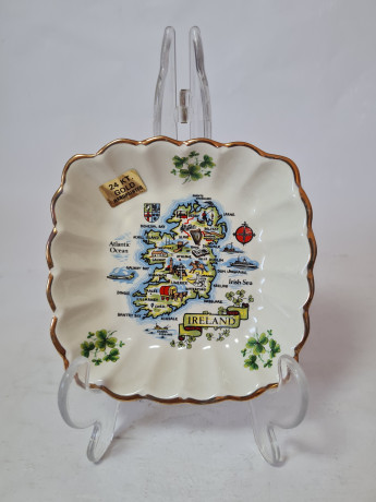 Декоративная тарелка Carrigcraft, белый фарфор с картой Ирландии и позолотой 24К, 11,5 x 11,5 x 2,5 см, Ирландия, 1960-70гг.