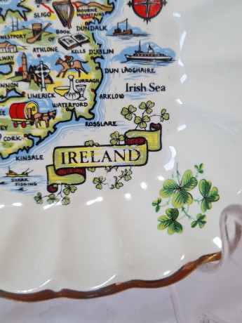 Декоративная тарелка Carrigcraft, белый фарфор с картой Ирландии и позолотой 24К, 11,5 x 11,5 x 2,5 см, Ирландия, 1960-70гг.