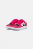 Nike SB FORCE 58 PRM UNISEX Sneaker low rush pink/black/white/court purple FORCE 58 PRM UNISEX кроссовки женские низкие насыщенно-розовый/черный/белый/придворно-фиолетовый