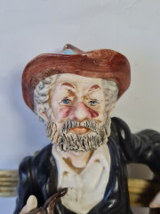 Статуэтка винтажная Capodimonte &quot;Старик на скамейке&quot;, фарфор, 27 x 19 см, Италия, 1960-70гг.