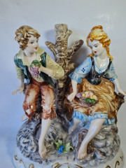 Статуэтка винтажная Lovato &quot;Юноша с девушкой у фамильного древа&quot;, фарфор, 40 x 37 см, Германия, 1960-70гг.