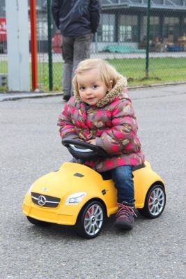 Jamara Rutscher Mercedes SLK55AMG gelb Райдер Mercedes SLK55AMG желтый