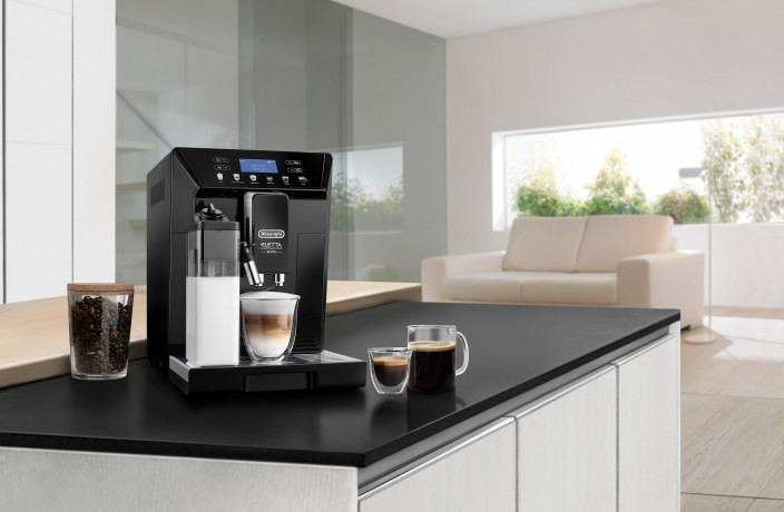 De'Longhi De'Longhi Kaffeevollautomat ECAM 46.860.B Eletta Evo, schwarz, inkl. Pflegeset im Wert von € 31,99 UVP  Полностью автоматическая кофемашина De'Longhi ECAM 46.860.B Eletta Evo, черная, включая набор для ухода, рекомендуемая розничная цена 31,99 е